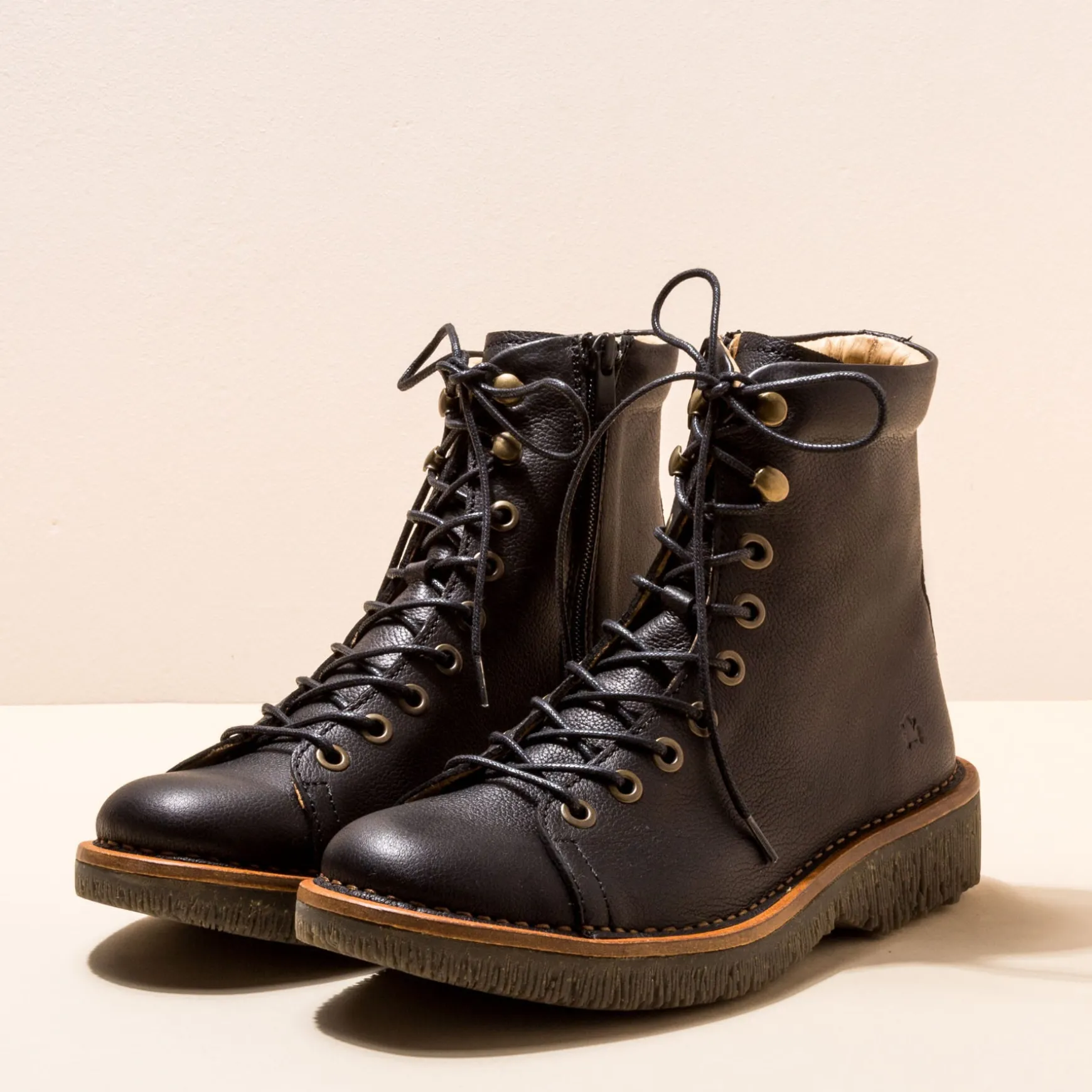 Schnürstiefel-El Naturalista 5572 Volcano